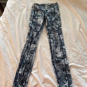Teal patterned lululemon leggings